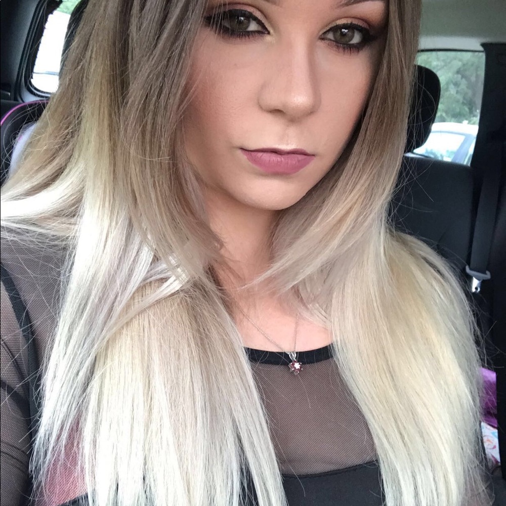 Meet your Posher, Stephanie